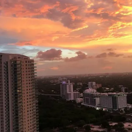 Lyx Suites At One Broadway In Brickell